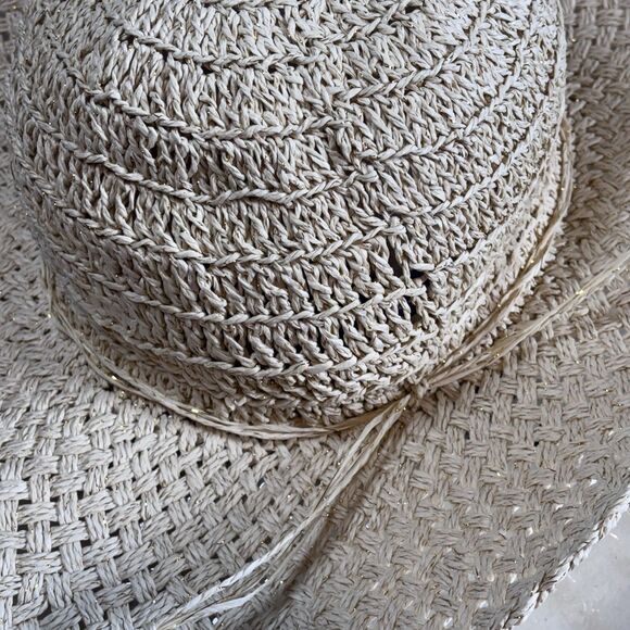 Curations Cream And Gold Paper Straw Packable Pool Beach Sun Hat NWT - Picture 3 of 6